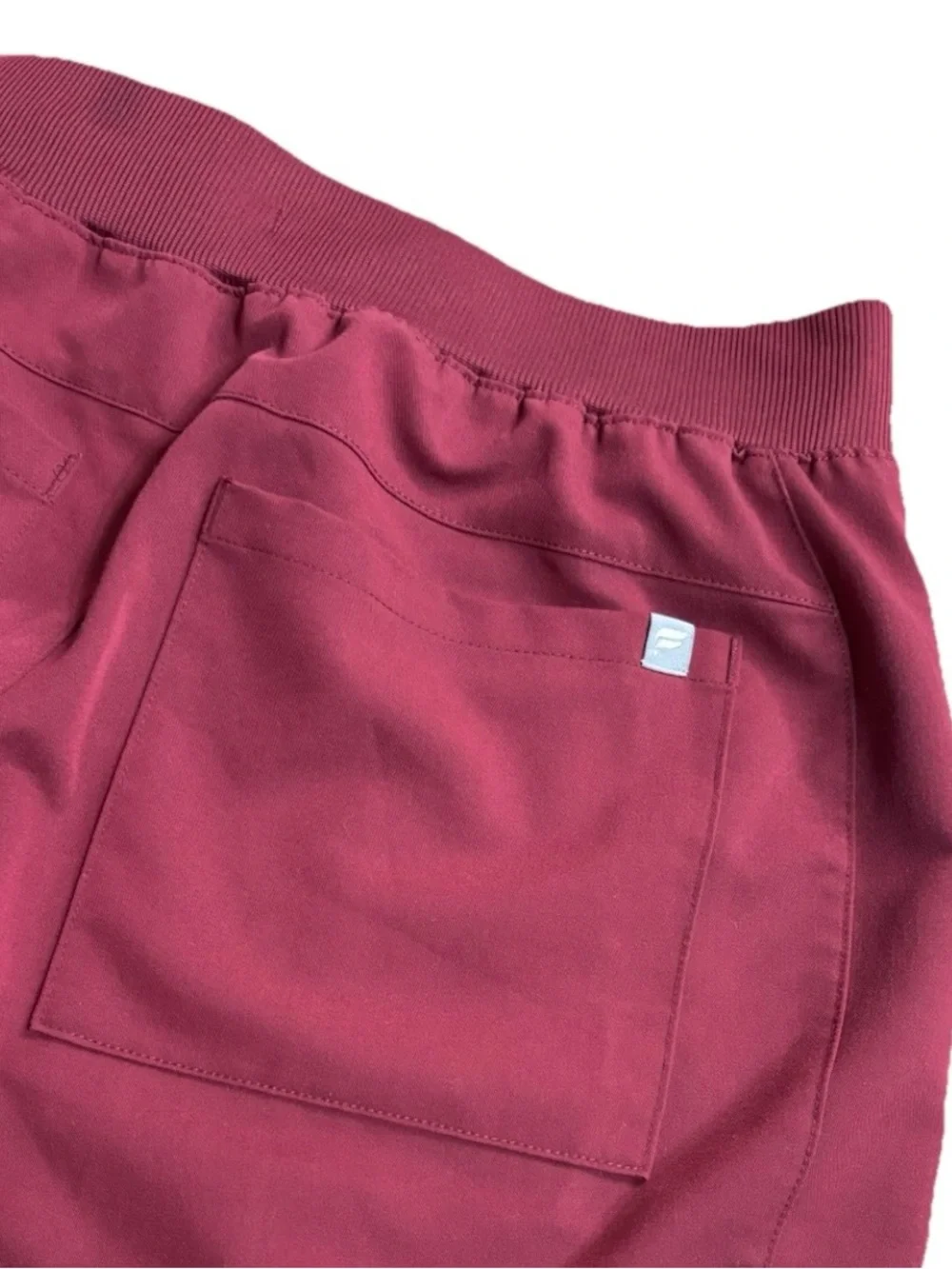 🔥Fabletics Burgundy Scrub Set Women M V-Neck Top | Jogger Pants Wine M/S - Picture 9 of 9